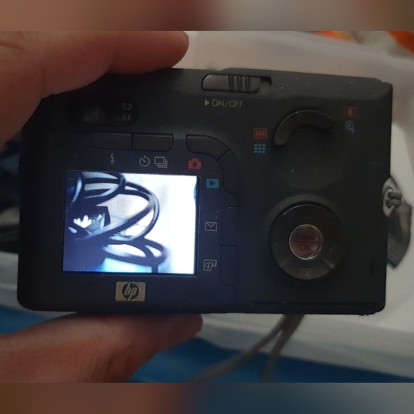 HP PhotoSmart R607 4.1MP Digital Camera (working) - Picture 4 of 6